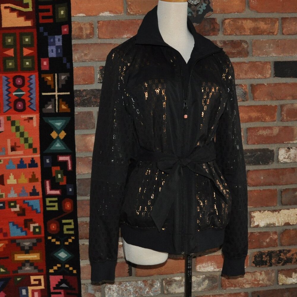 Lululemon Limited Edition Moved Black Gold Bronze Metallic Logo Belted Jacket M